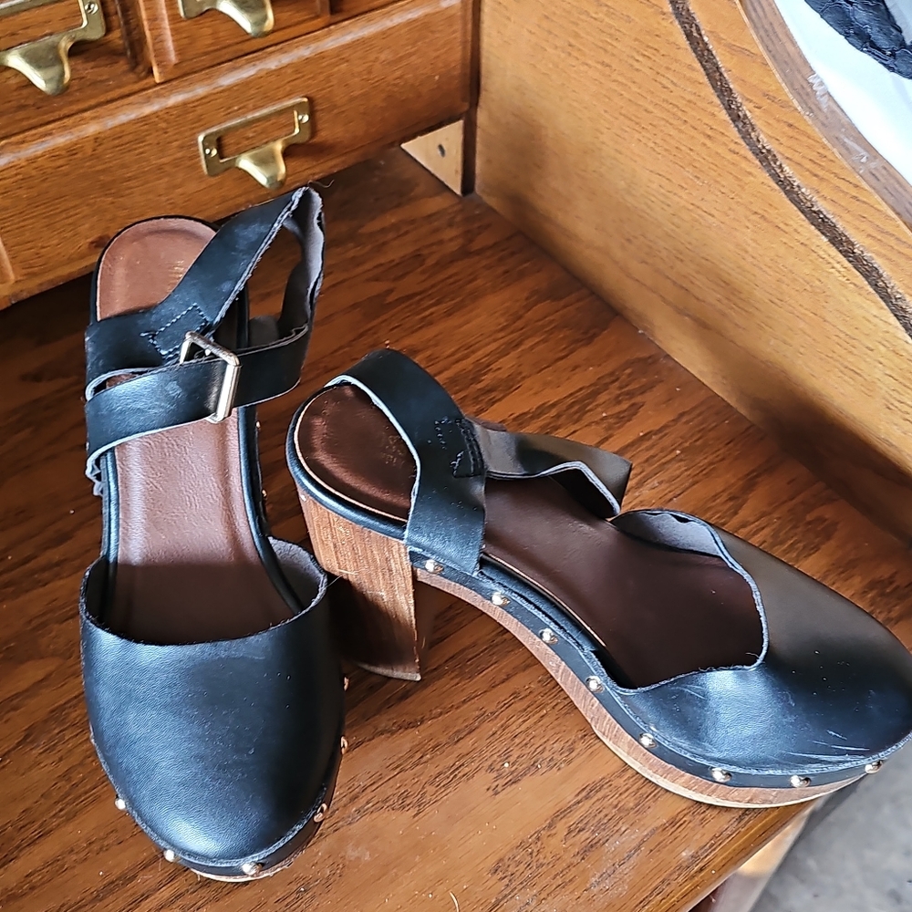 Black Mossimo Sandals